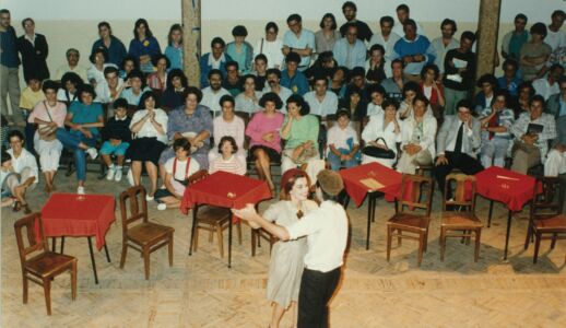 O baile, encenação de Hélder Costa para A Barraca