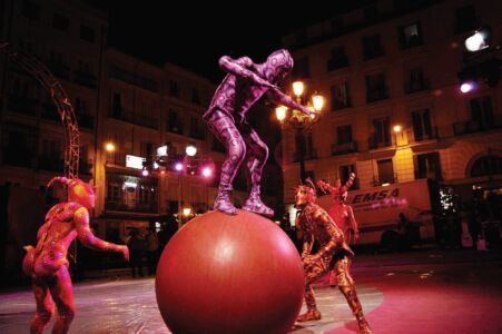 Les Voluminaires - Teatro de Rua
