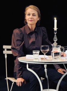 Charlotte Rampling, em Yourcenar-Cavafy